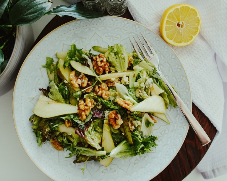 pear and blue cheese salad